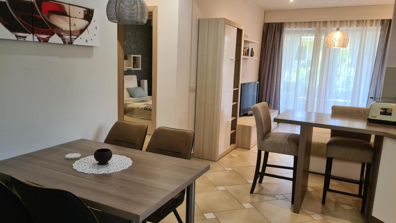 Villa Amalia Apartments マリンスカ エクステリア 写真